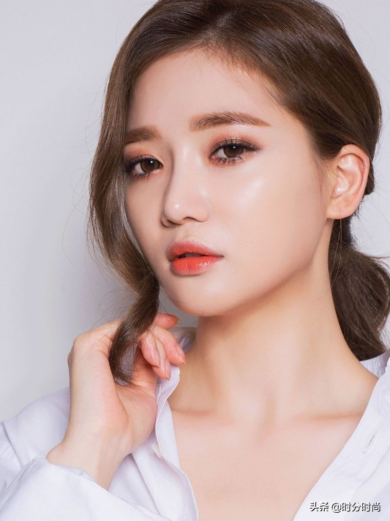 肿眼泡怎么画眼影新手教程,画眼线教程新手怎么画眼影