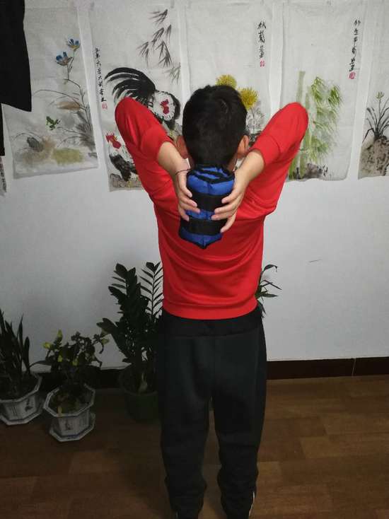 学生居家抗疫锻炼,小学生抗疫居家锻炼