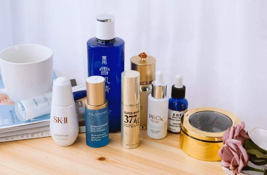 皮肤晒红了发痒怎样快速修复,皮肤一晒就红怎么修复缓解