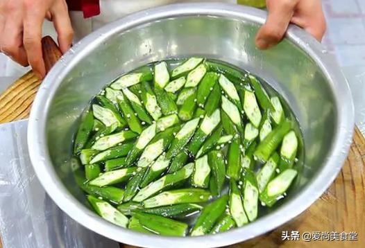 大厨教你秋葵凉拌菜的做法,简单美味家常菜做法白灼秋葵