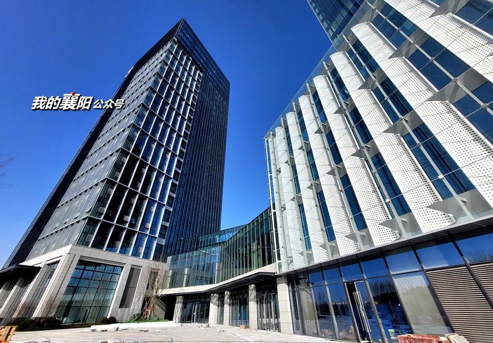 高颜值！东津又一座“甲级写字楼”！总部基地+双层停车场！