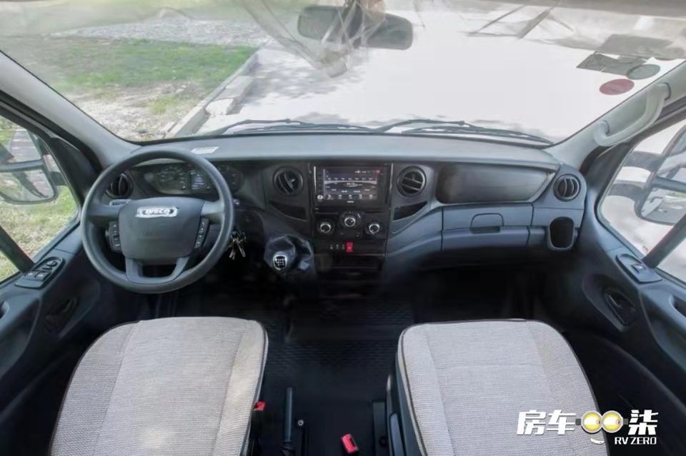 最适合日常通勤与旅游的b级房车,适合一个人的百万级小额头房车