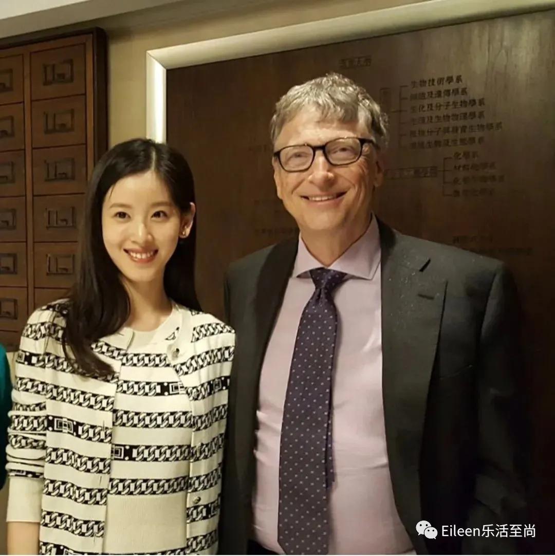 合影被裁？奶茶妹妹的千亿名媛晋级路还有多长？