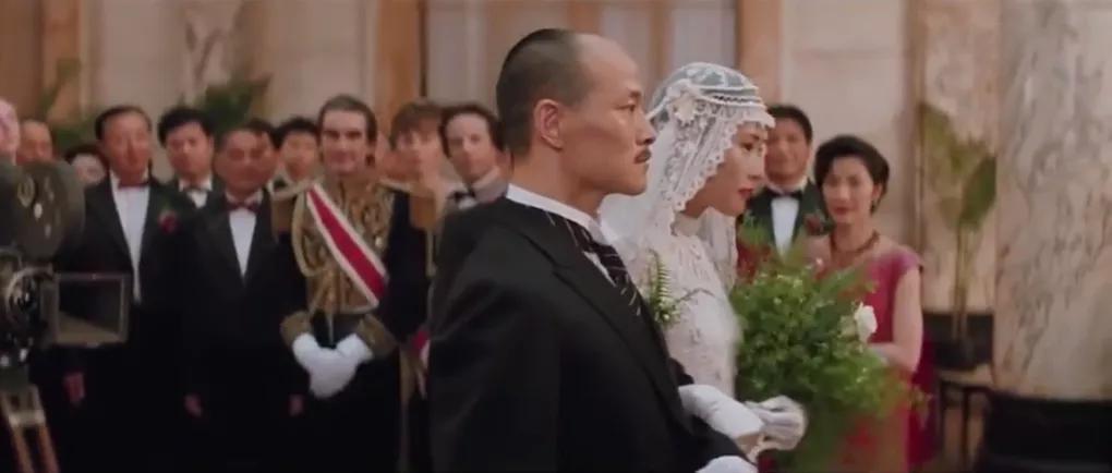 运动员上台领奖穿的是什么衣服,奥运会运动员领奖服