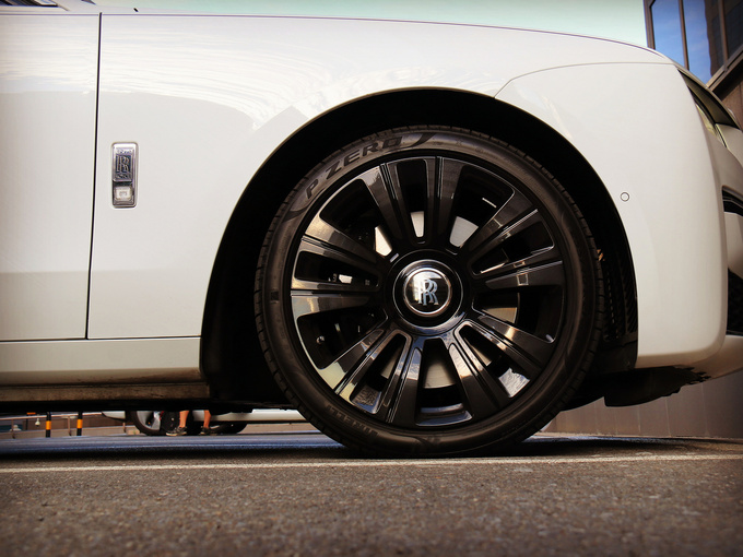 全新一代劳斯莱斯古思特,豪华180评测