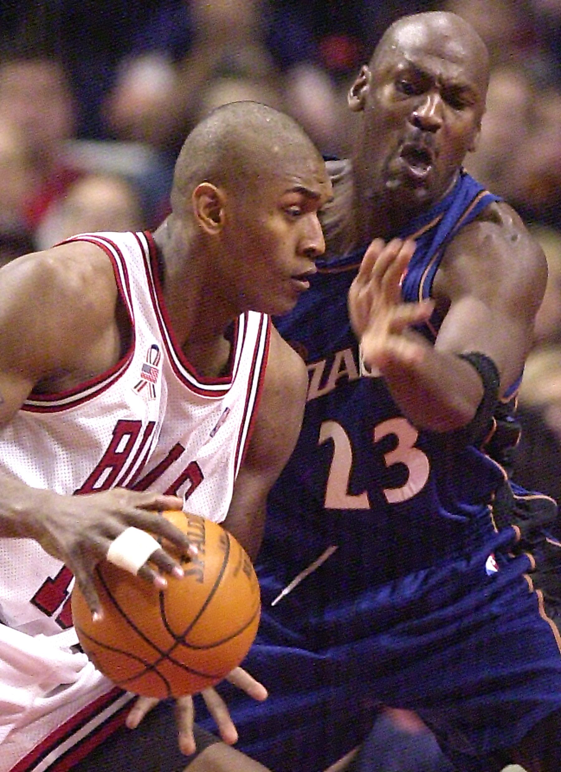 阿泰斯特谈乔丹场均,乔丹被阿泰撞断肋骨视频