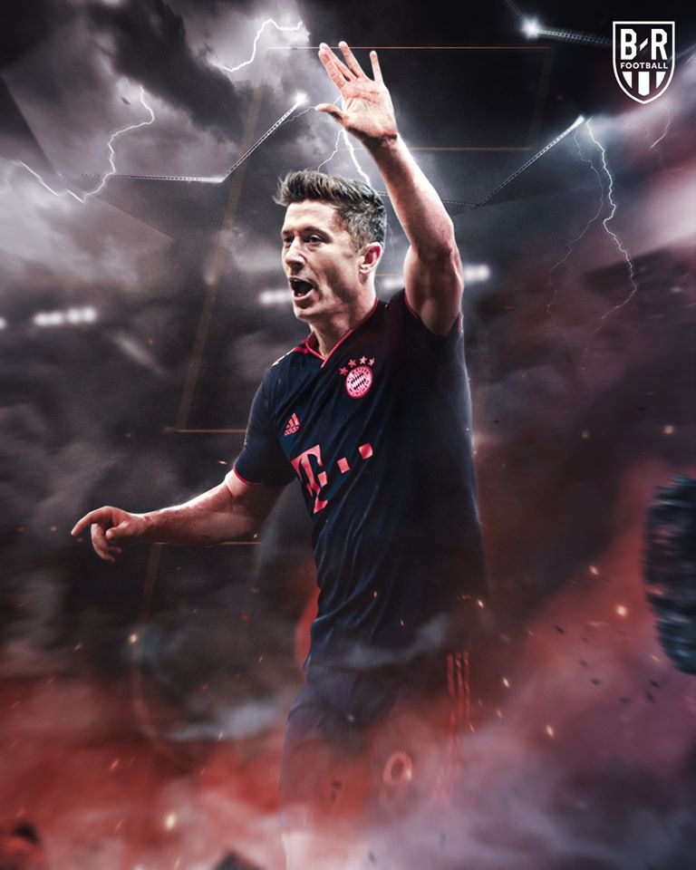 欧冠赛火重燃，莱万大四喜，迪巴拉魔幻进球与C罗关系逐渐平衡