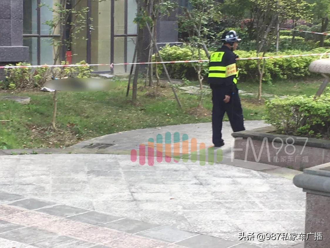 突发！福州一男童疑似在小区坠楼身亡，家属还未现身