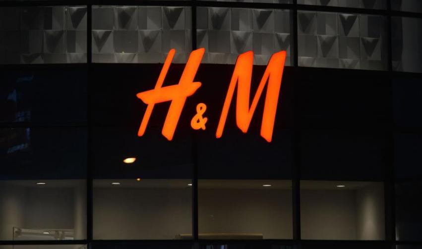 hm事件发展背景和过程,范思哲卫衣事件