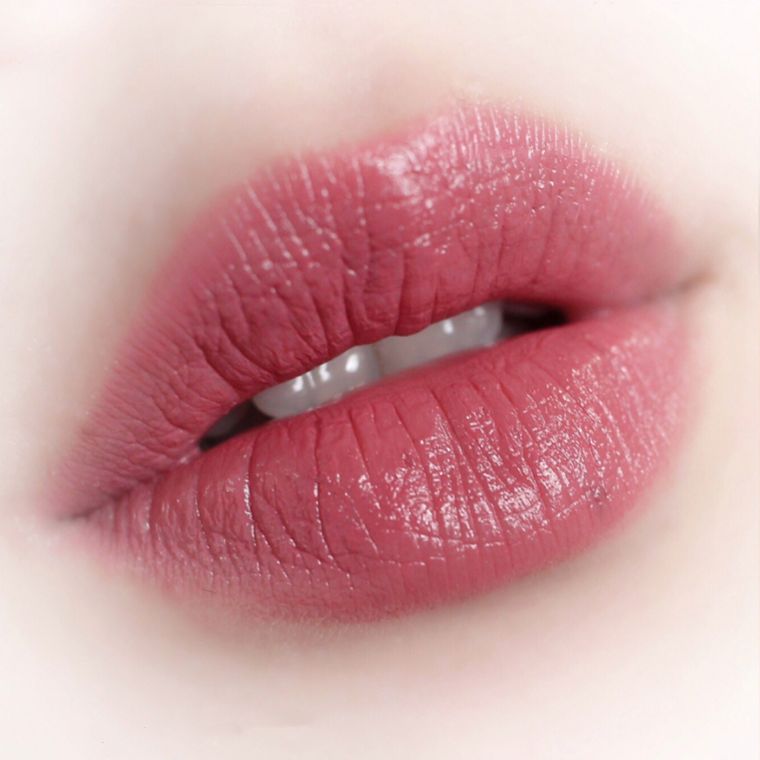 李佳琦推荐，大牌口红最值得购买的豆沙色！你有没有？