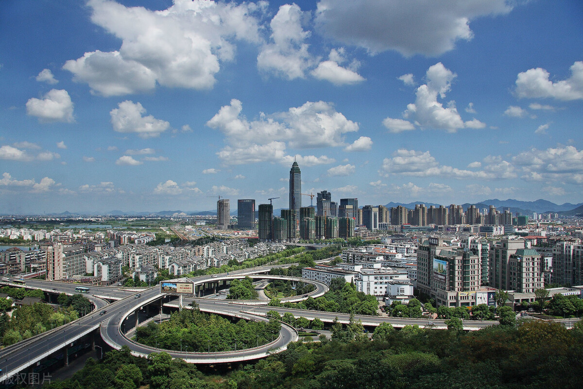 浙江这个城市发展好吗,浙江南部宜居的小城