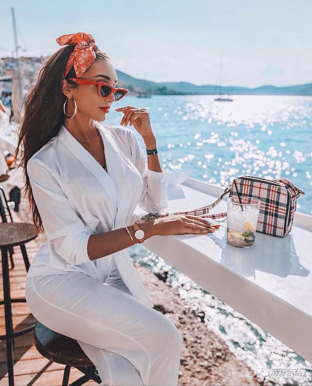 这个世界欠我,这个世界欠我一份快乐