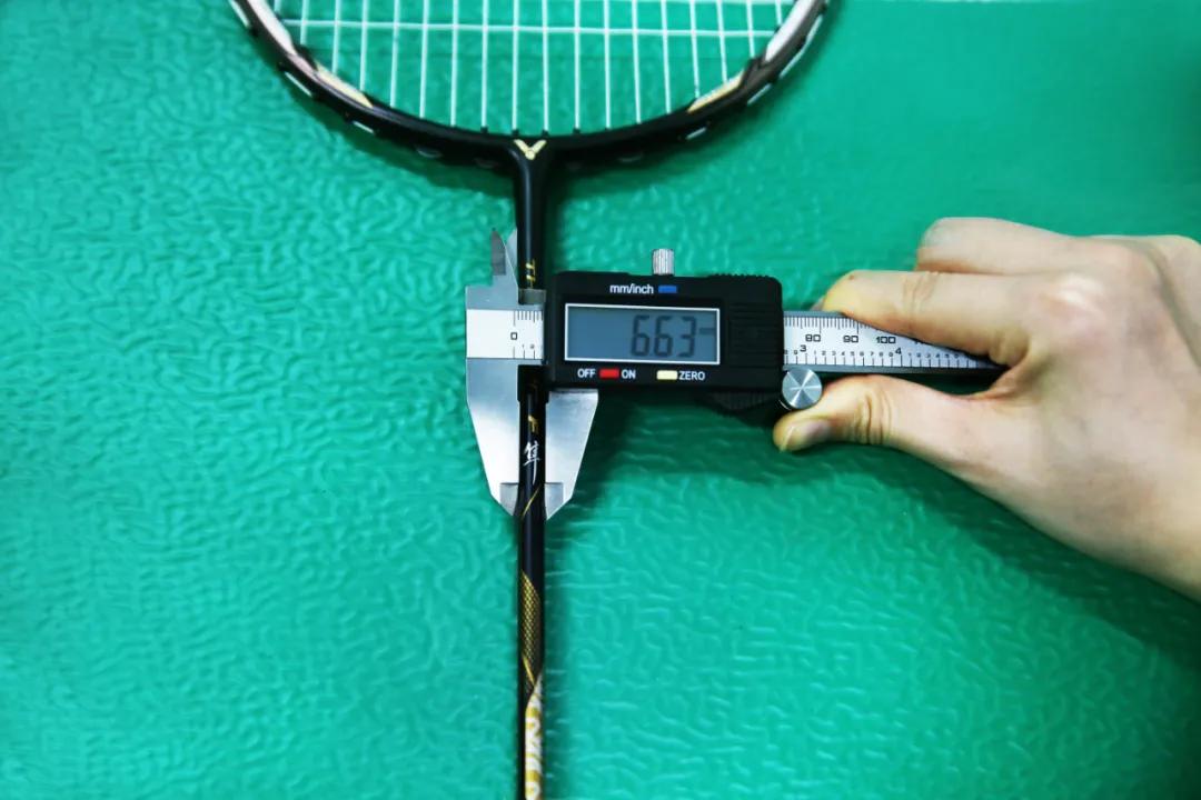 victor高端球拍黑白,victor入门球拍测评