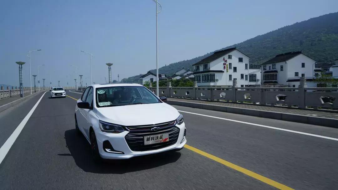 雪佛兰科沃兹320高配2018款试驾,雪佛兰科沃兹325t试驾