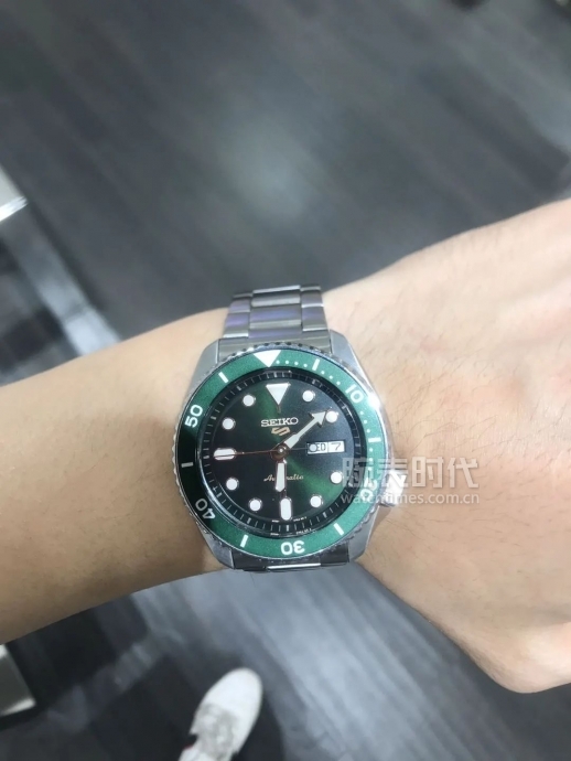 网友晒上千万的手表,网友晒1300手表