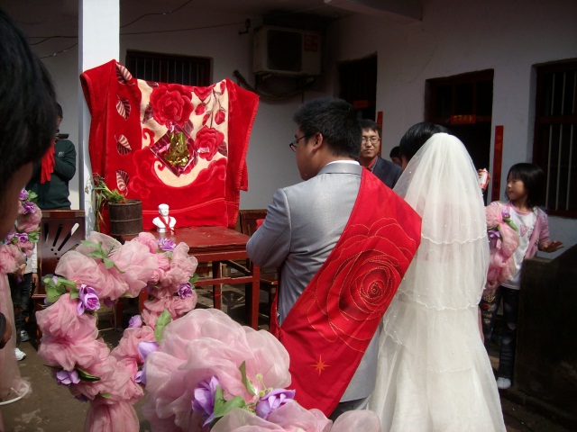 二婚婚礼注意事项和禁忌,婚礼现场拜父母有哪些禁忌