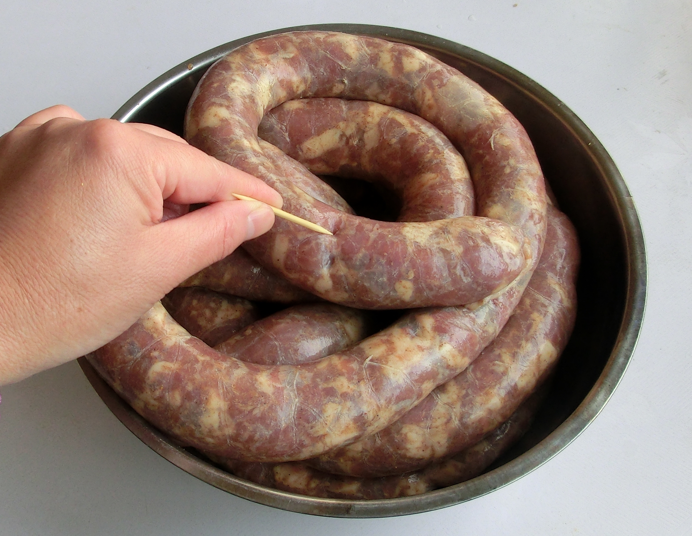 做腊肠调料配方10斤,做腊肠的配料和方法及工具