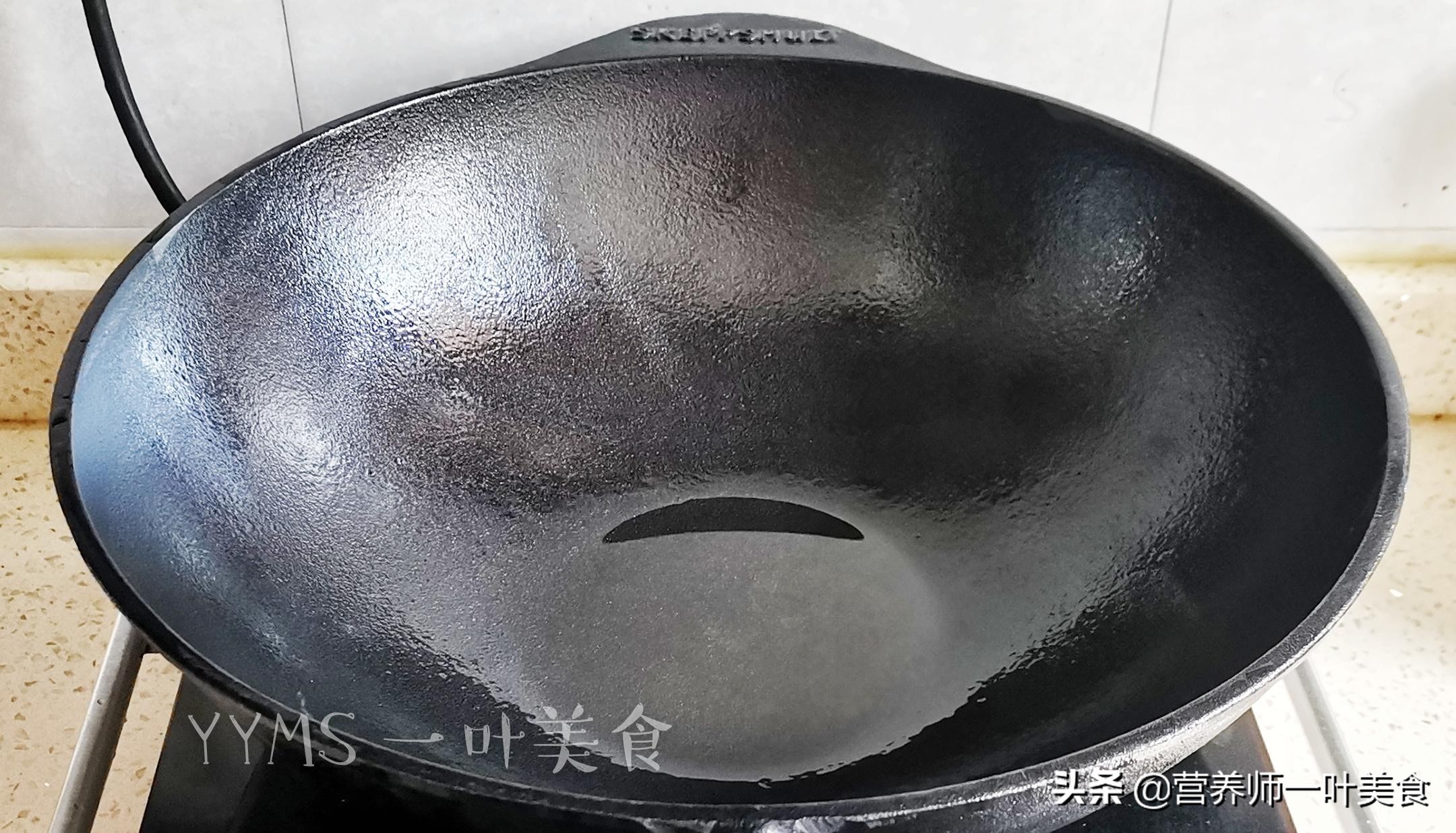 不粘锅怎么开锅煎鱼,炒锅怎么开锅变不粘锅