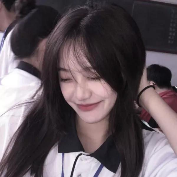 为什么黑头有时坑坑洼洼有时光滑,鼻子有黑头但是鼻子表面是光滑的