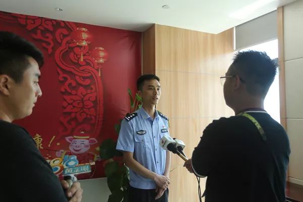 微信上卖的IQOS烟弹能戒烟？假的！南浔公安破获湖州史上最大新型*草烟**产品非法跨省案