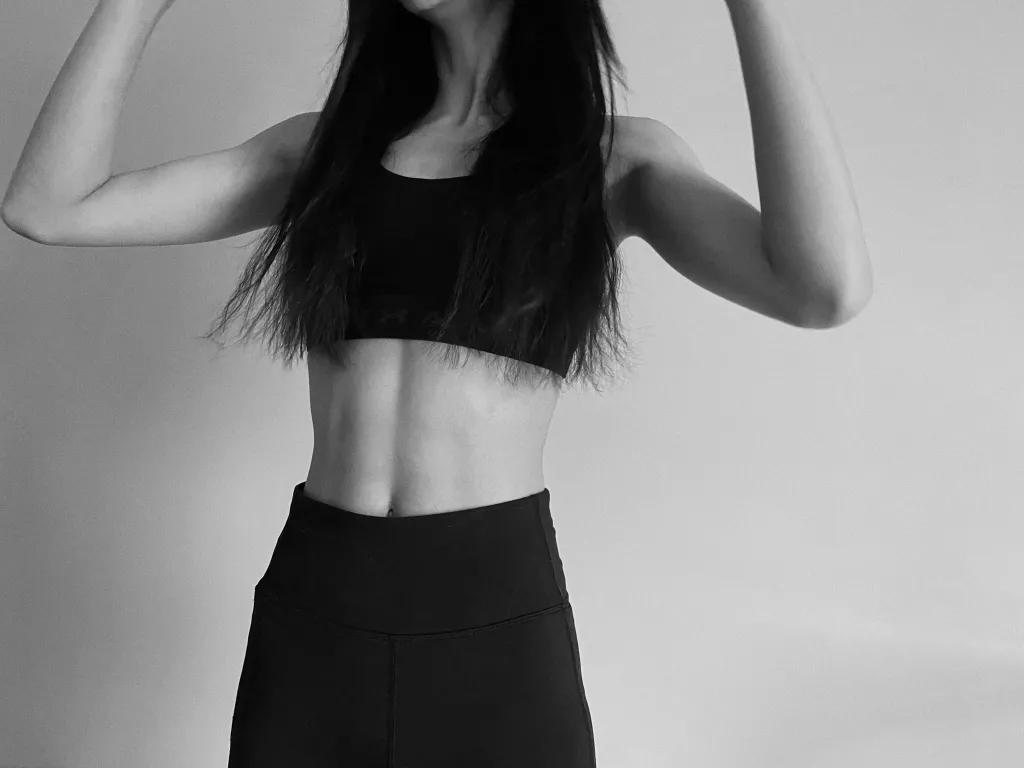 P的、做的、医美的，她们的腹肌有没有真的？