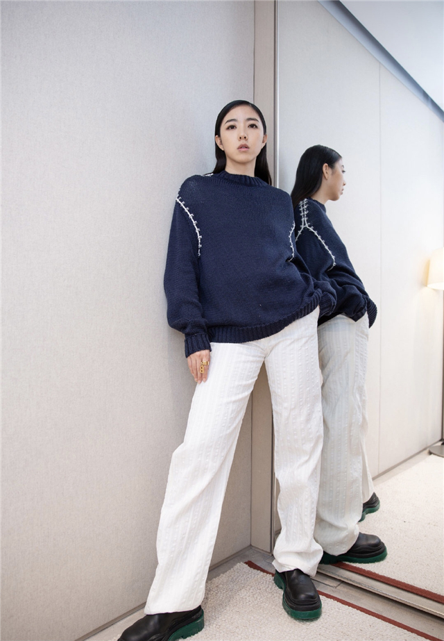 过了40岁的女人多穿些休闲装舒适,40岁适合穿哪种衣服时尚减龄大气