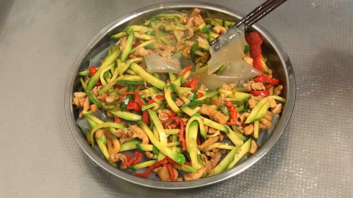 红薯粉皮最好吃的做法,红薯粉皮怎样做比较好吃