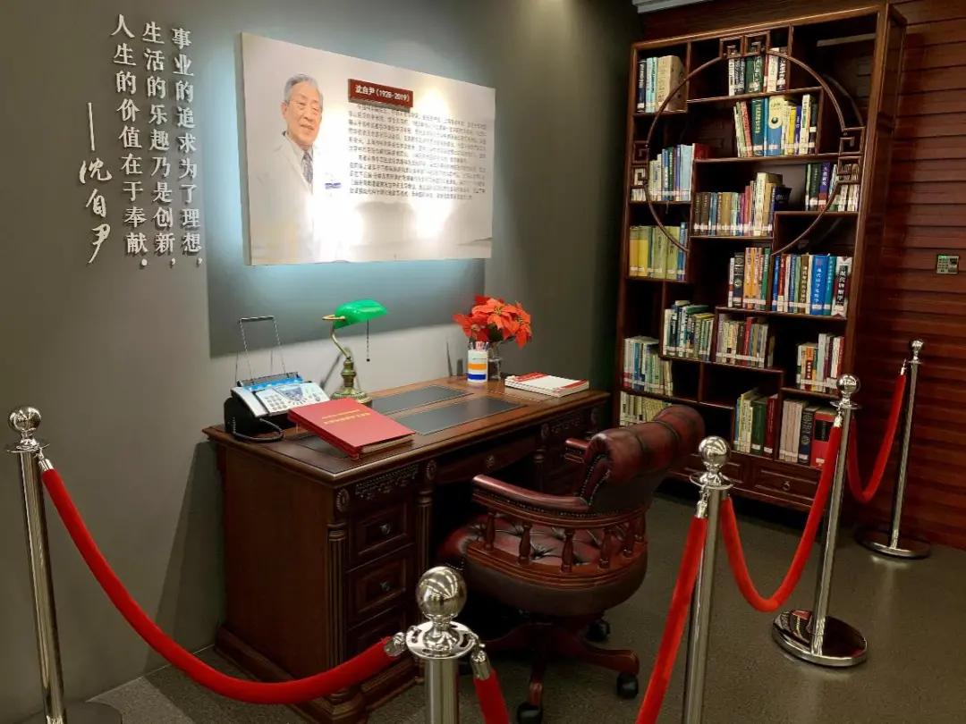 他89岁时,仍坚持为普通人看普通门诊!今天,关于他的中西医结合展厅揭幕,收录975件展品!