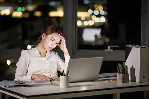 如何面对职场焦虑并找到解决办法,30岁的女人如何不焦虑