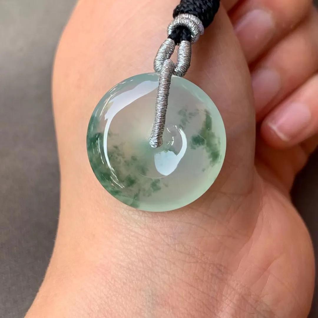 翡翠为什么不给估价,买翡翠回来讲究什么呢