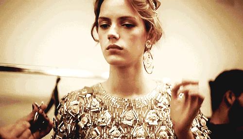 单边耳饰的戴法,耳挂流苏耳饰正确戴法