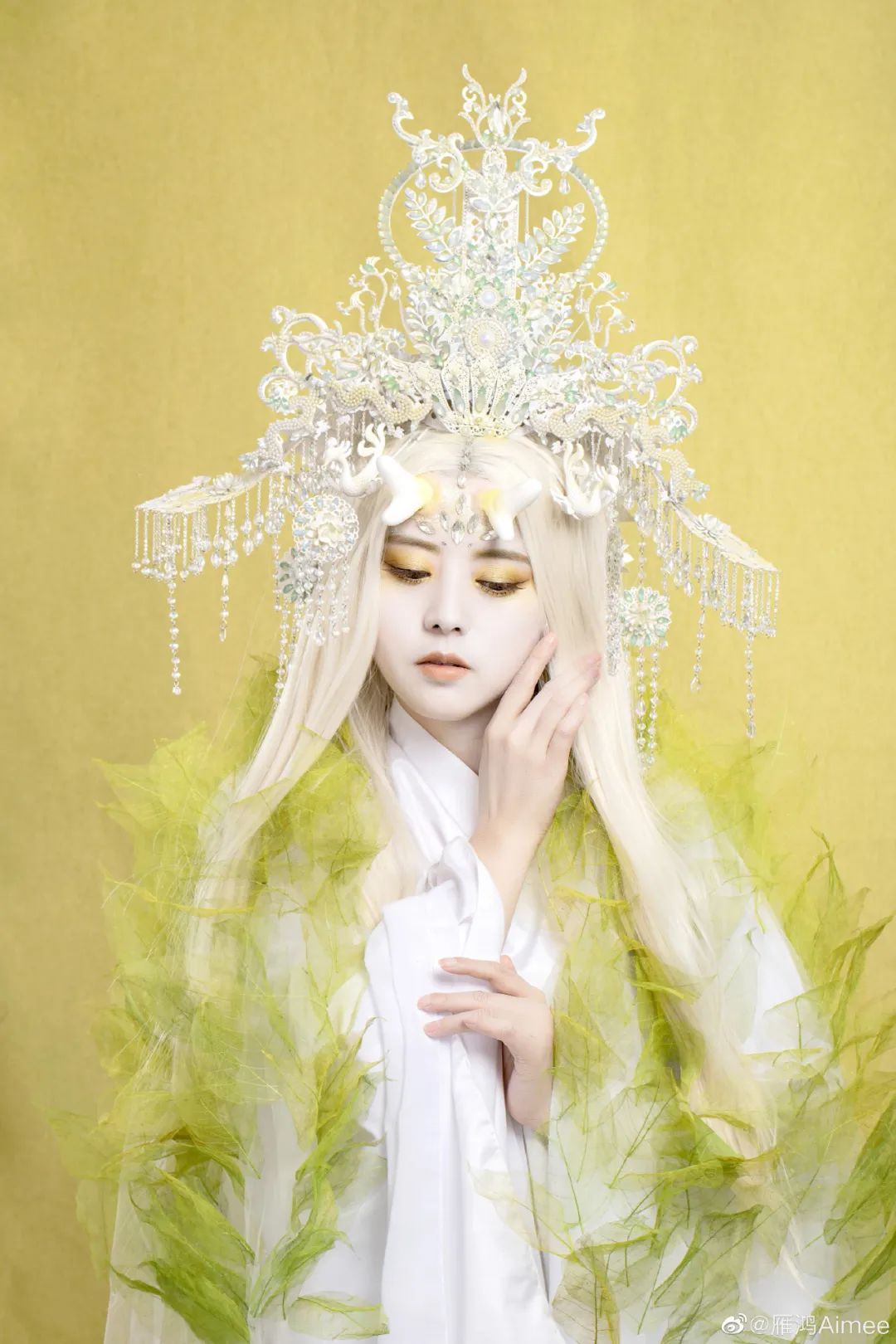 护士小姐用5毛钱的易拉罐，随手一剪猛翻千万倍，网友：手艺牛逼