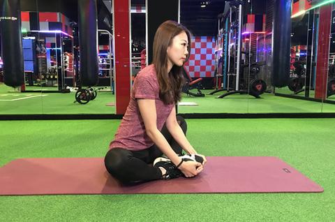 「铁腿」怎么办?5个伸展动作快学会!对付「铁腿」超有效