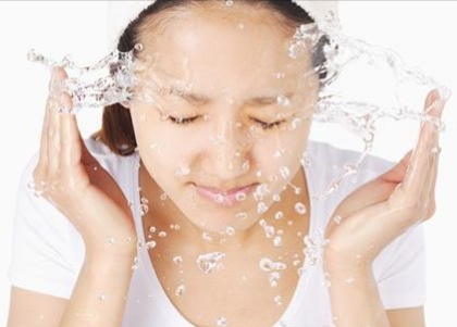 油性皮肤怎么改善不花钱,油性皮肤的正确护肤方法