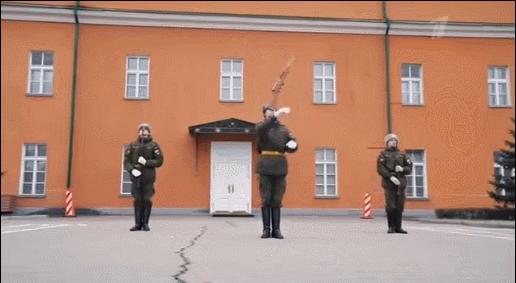 香港警察用什么步枪,ak47第一次阅兵