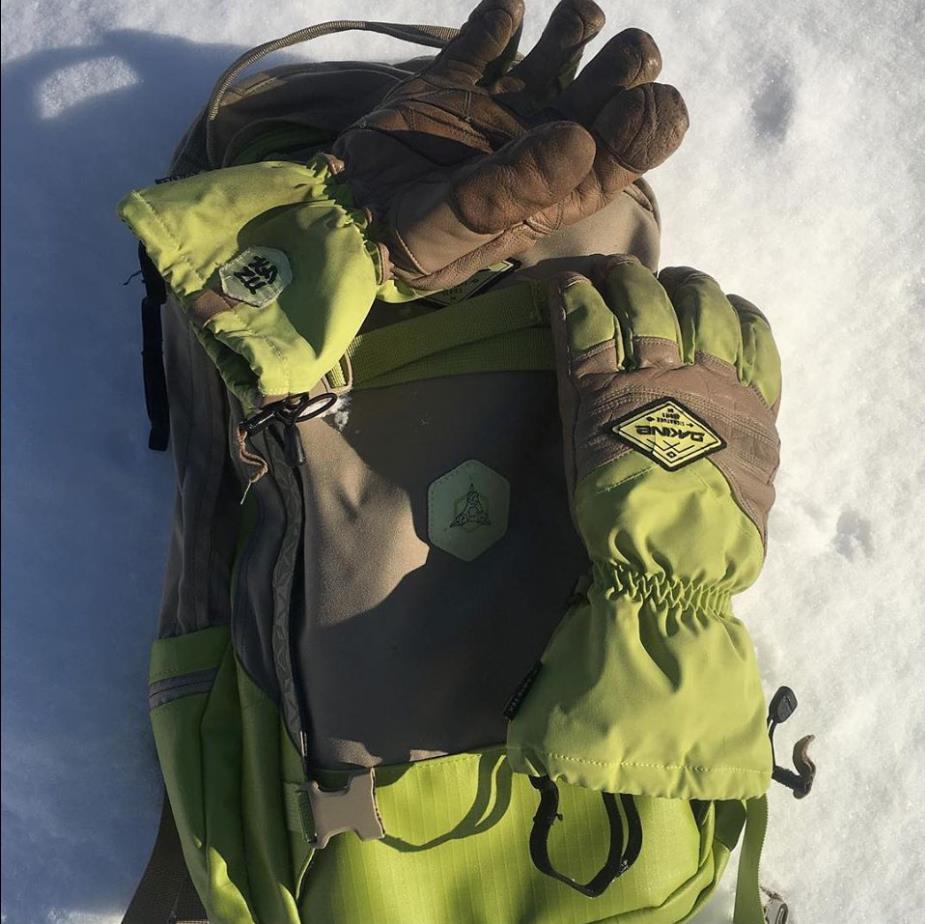 滑雪装备推荐背包类型,dakinehelipack滑雪背包