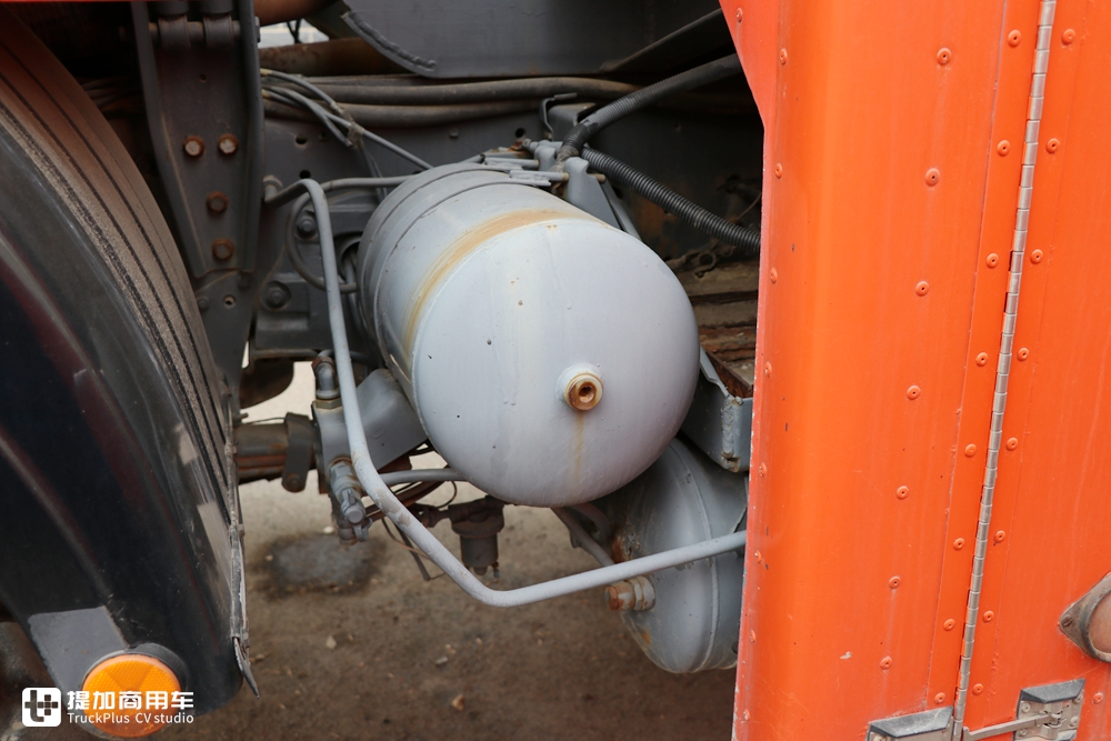 奔驰卡车和北奔,北奔重卡和奔驰一样吗