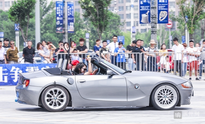 2018时光已走滨州日报90后小美摄影记者定格了您的最美