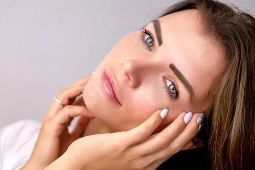 懒人养肤素颜霜持久,修复免卸妆懒人素颜霜