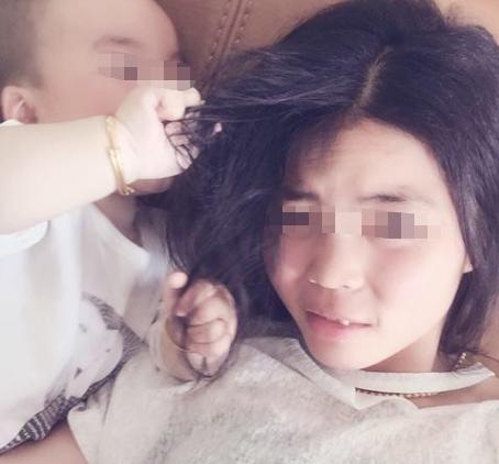 为什么宝宝喜欢薅头发,宝宝老是薅自己的头发是怎么回事