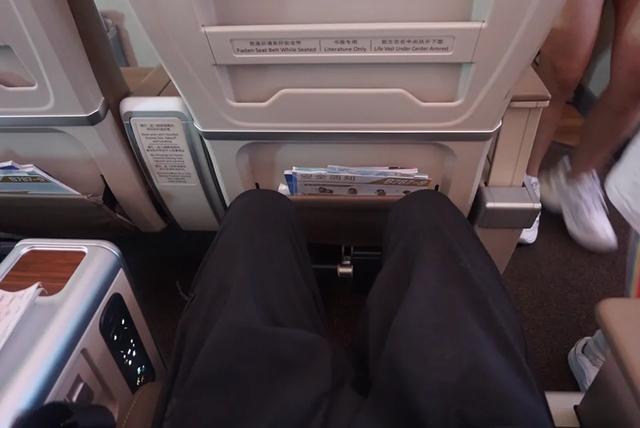 头等舱和经济舱究竟有什么区别,飞机经济舱和头等舱区别