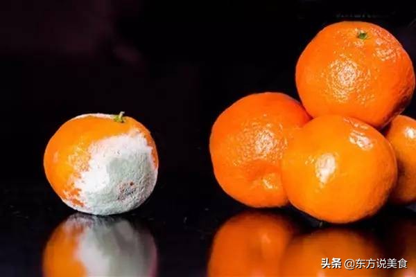 发霉的水果切掉继续吃的安全隐患,不小心吃了变质食物怎么保养