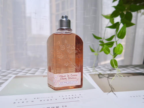 哪一款沐浴乳适合冬天干燥的皮肤,冬季皮肤干燥适用哪种沐浴露