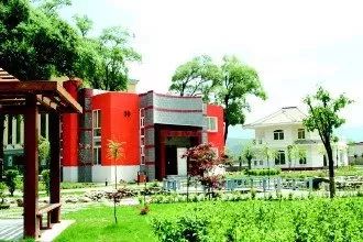 民宿365近期10家大热的极简民宿,西北风格民宿