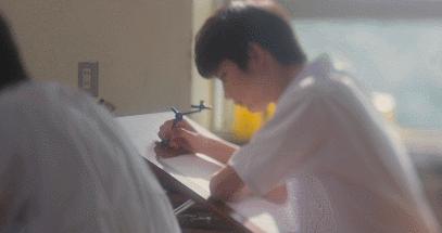 白衬衫在男生身上，为什么会有这么大的魅力？