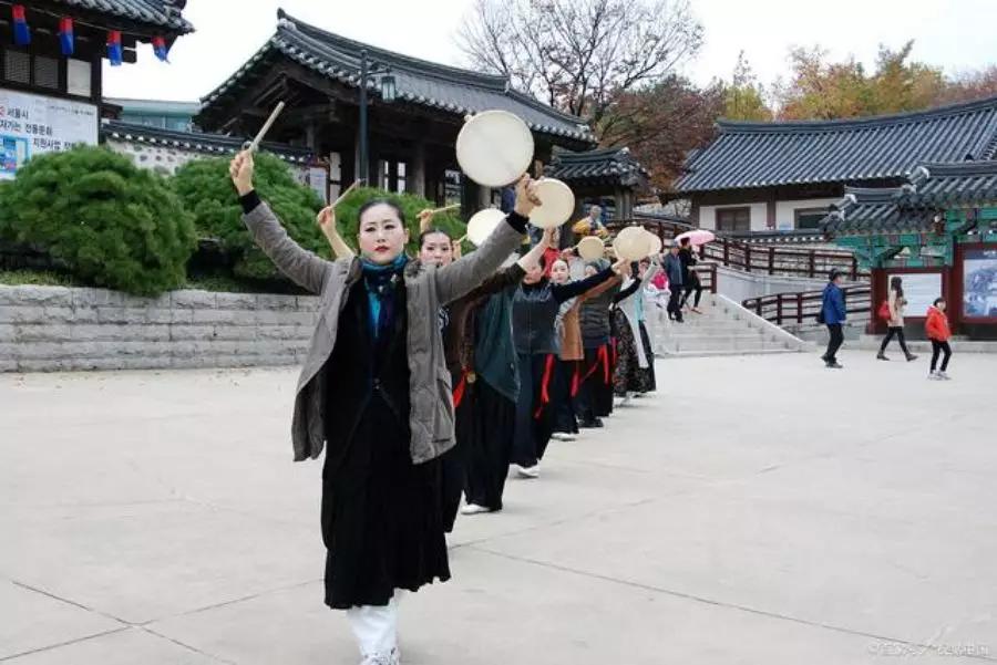 闊╁浗閫冮毦闈掑矝,涓轰綍闈掑矝鎴愪负闊╁浗浜虹殑绉绘皯涔嬮兘