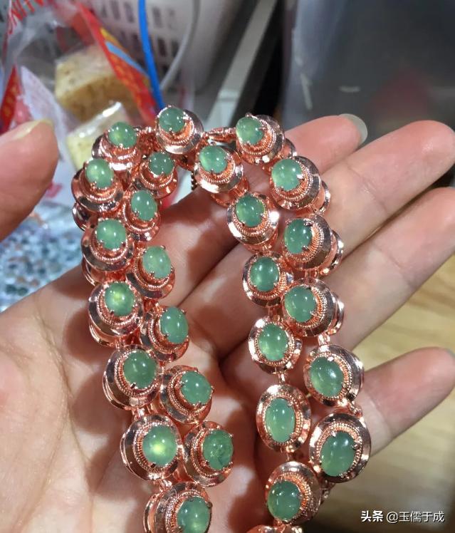 瑞丽市翡翠玉石市场,孔雀舞瑞丽