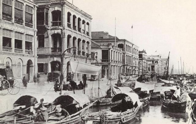 洪二代走难有多倒霉？衣服被抢，帮人赶鸭子、卖咸鱼、掏粪、炒菜