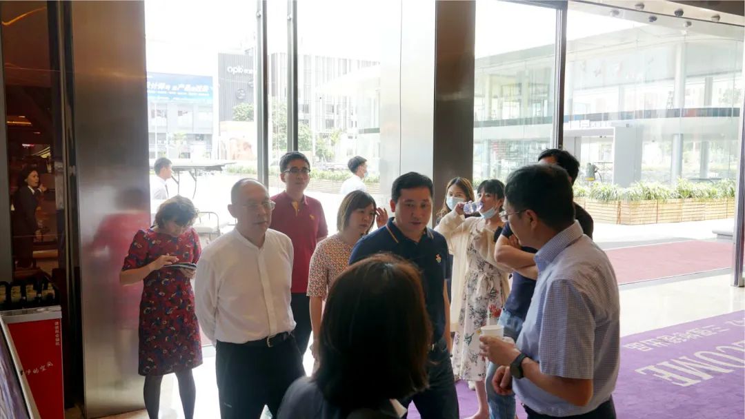 热烈欢迎集团领导莅临座谈会,热烈欢迎领导莅临参观交流