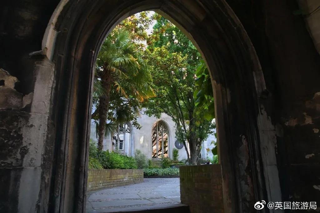 英国留学看皇马,国际奢侈品管理专业